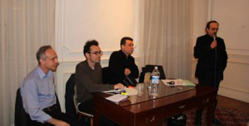 De gauche à droite Monsieur Dimitri Uzunidis, Monsieur Stathis Kouvelakis, Monsieur Cédric Durand et Monsieur Nikos Prantzos